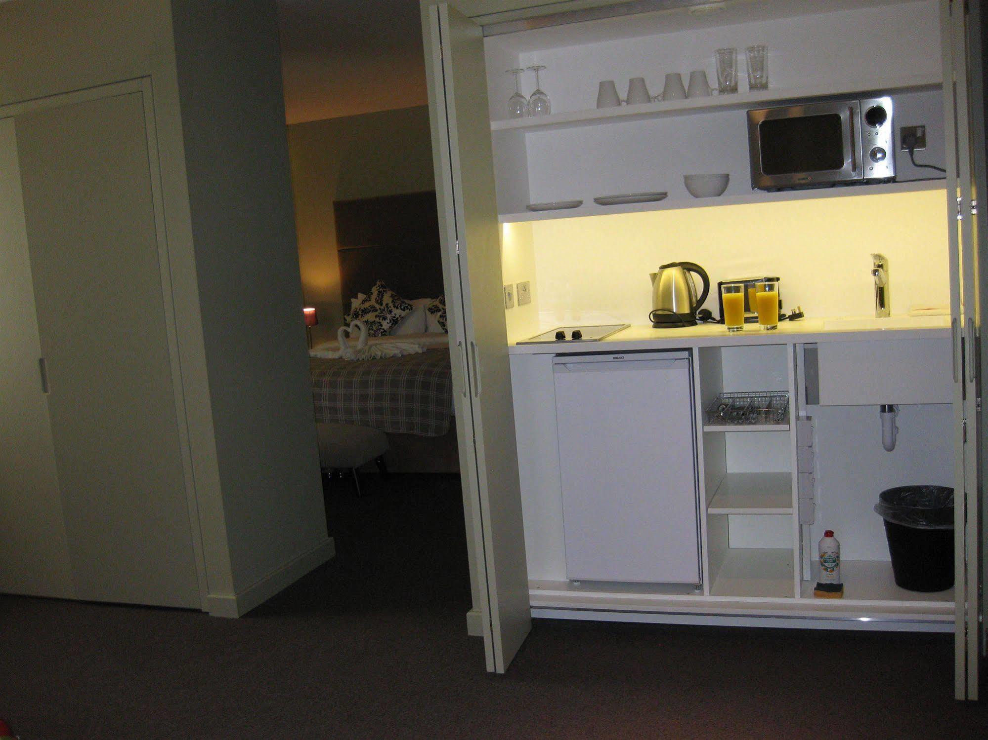Axiom Park Aparthotel