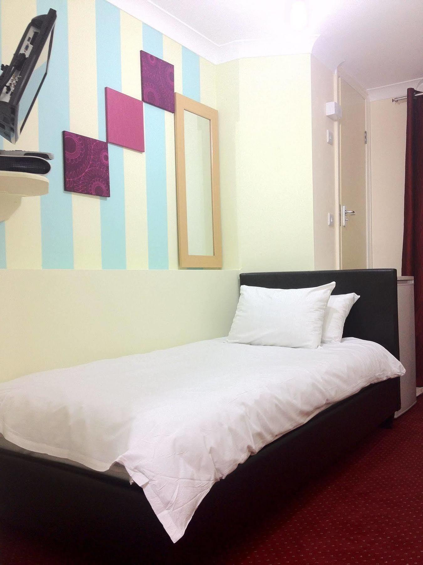 View - Road Market Hotel 2*