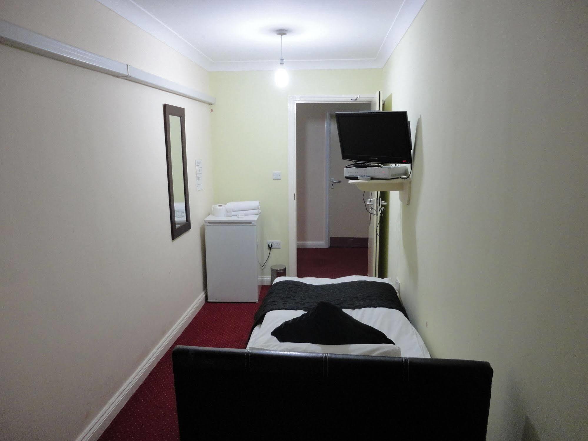 View - Road Market Hotel 2*