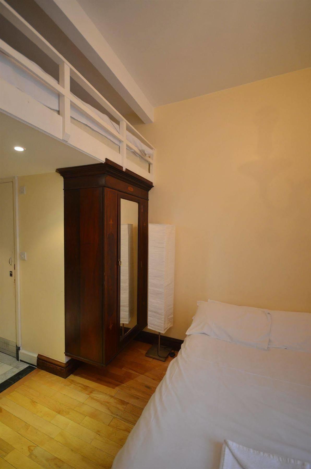 West Brompton Studios Aparthotel
