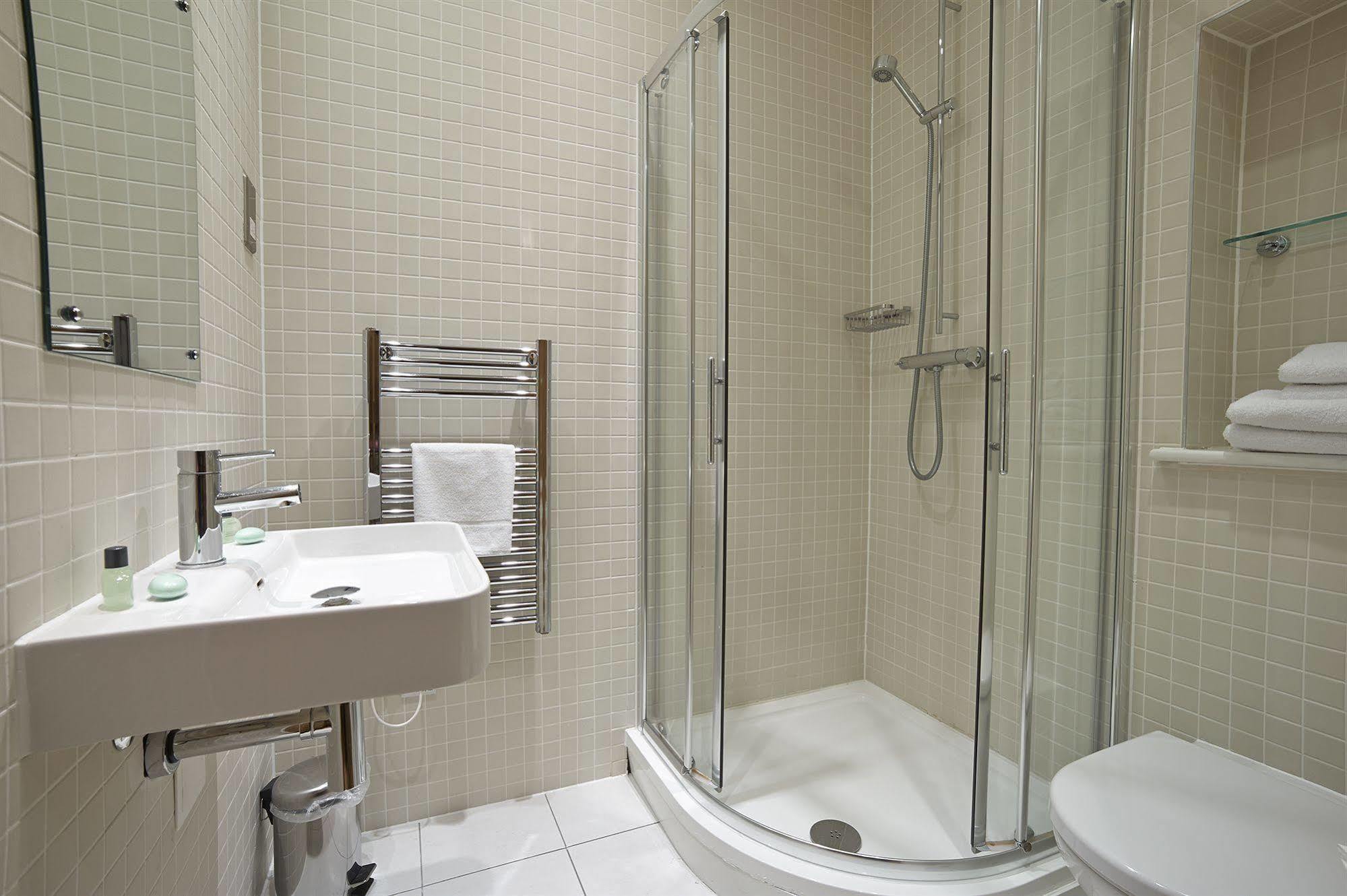 Tower Bridge Aparthotel 3*