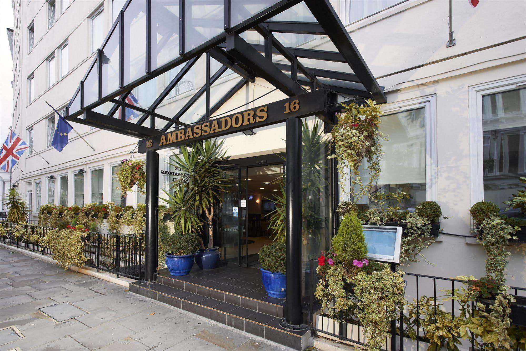 Hotell Ambassadors London
