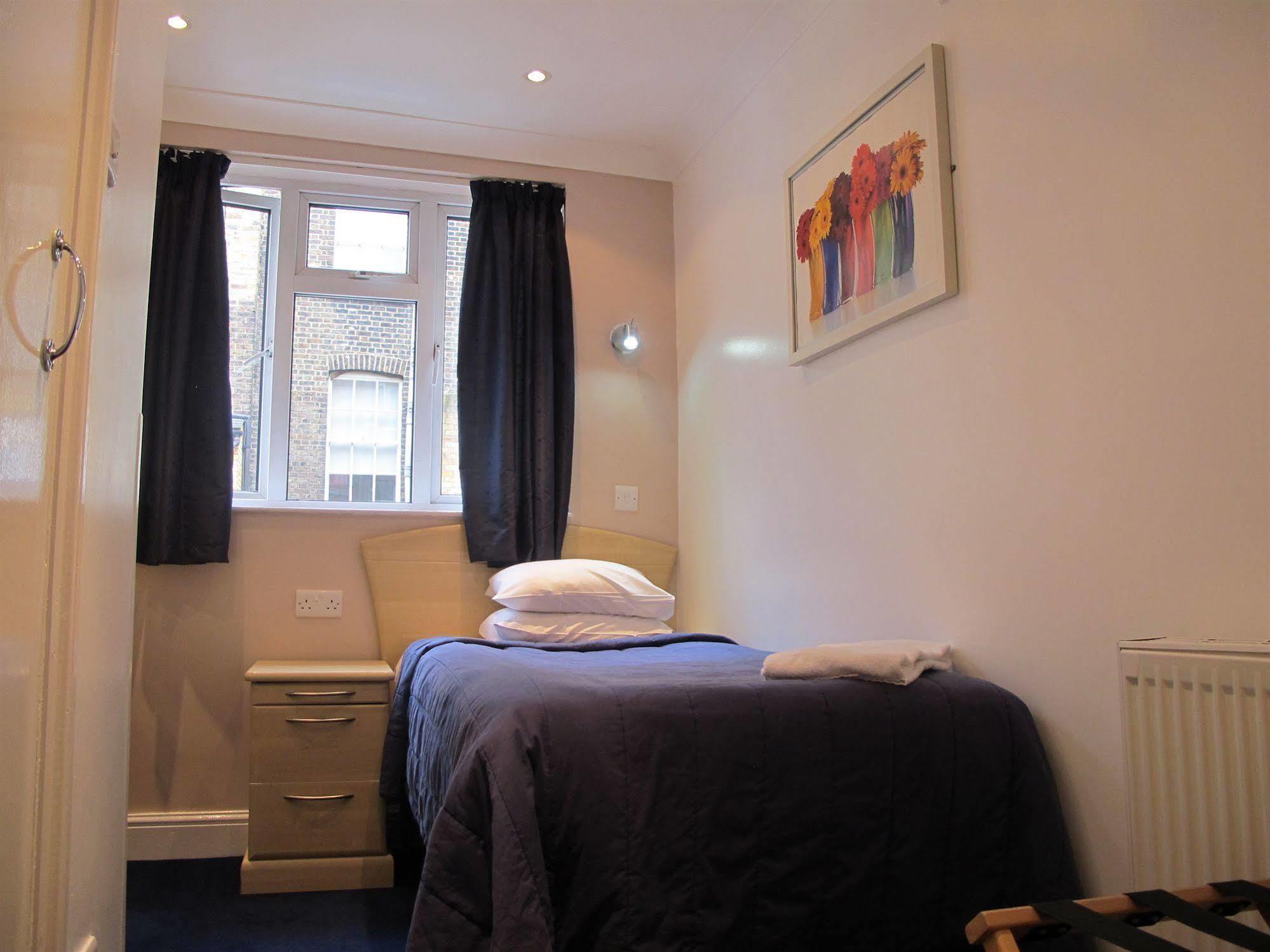 Hotel Alhambra London