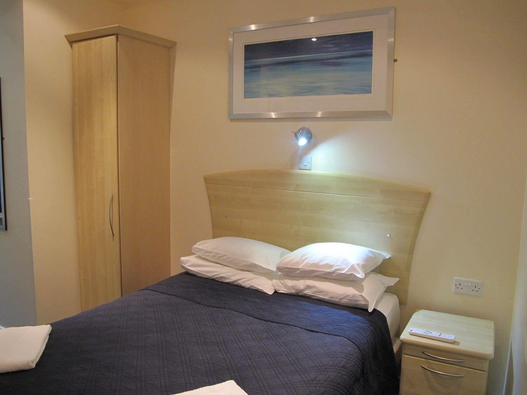 Hotel Alhambra London
