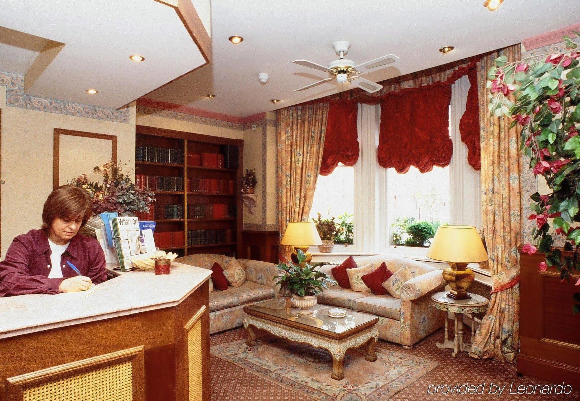 Henley House 4*