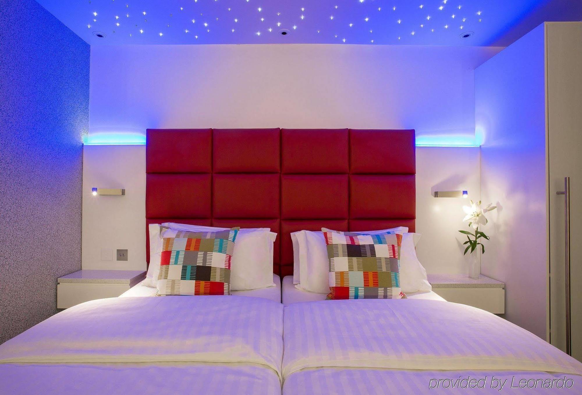 Henley House 4*