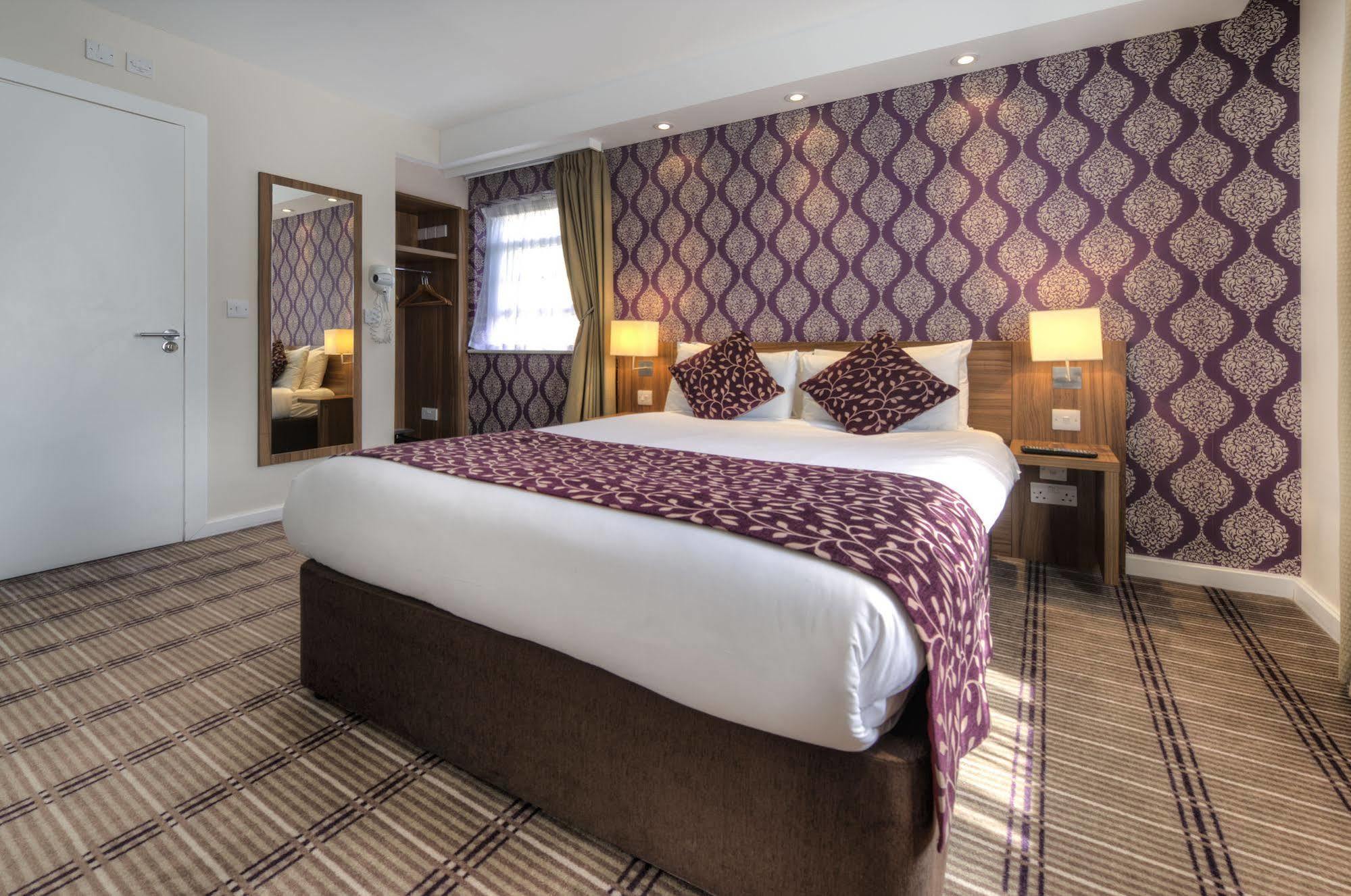 Continental Kensington Hotel