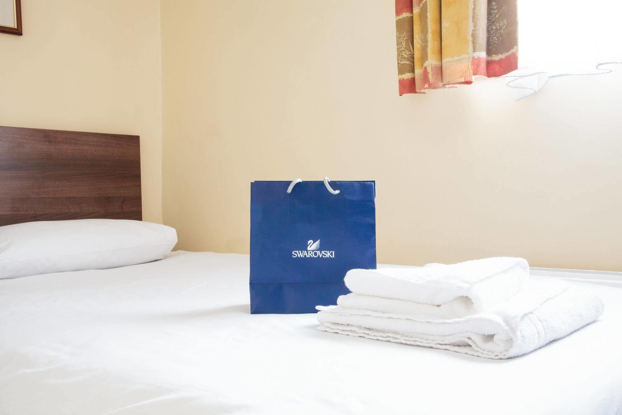 Victoria Hotel London