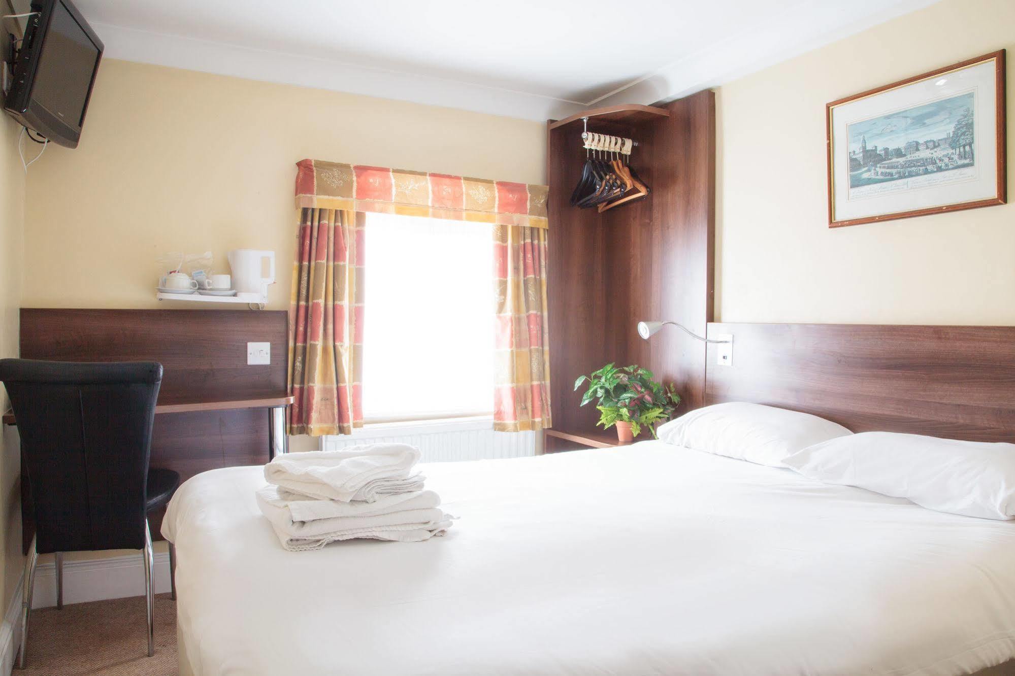 Victoria Hotel London