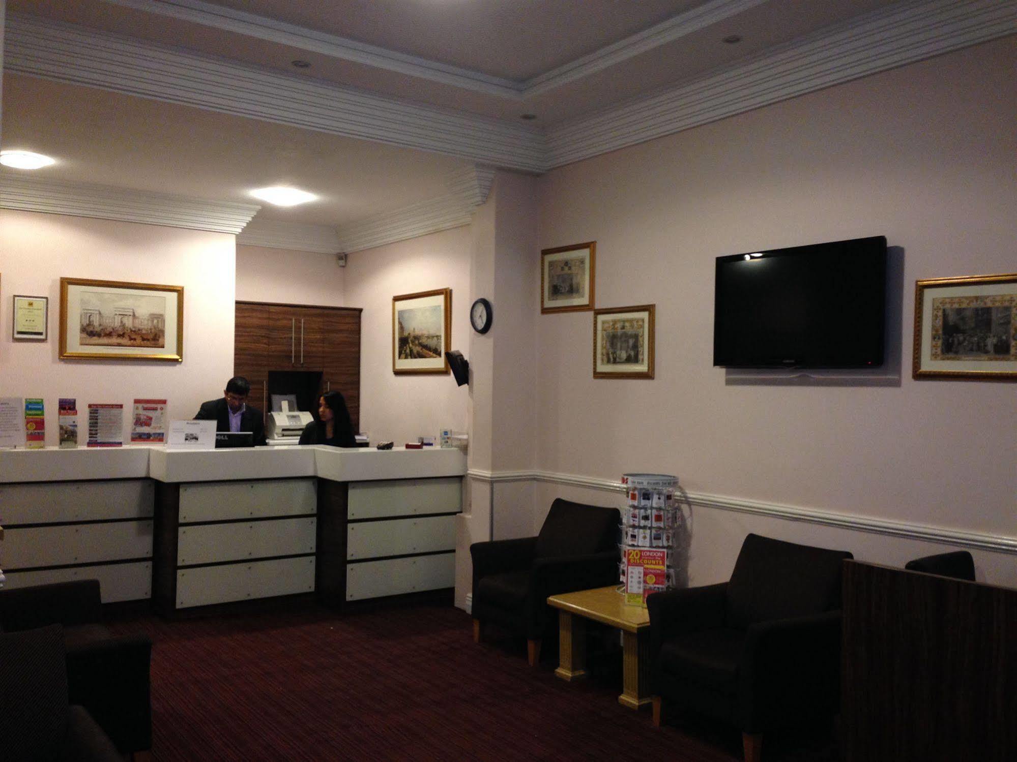 Hotel Victoria London
