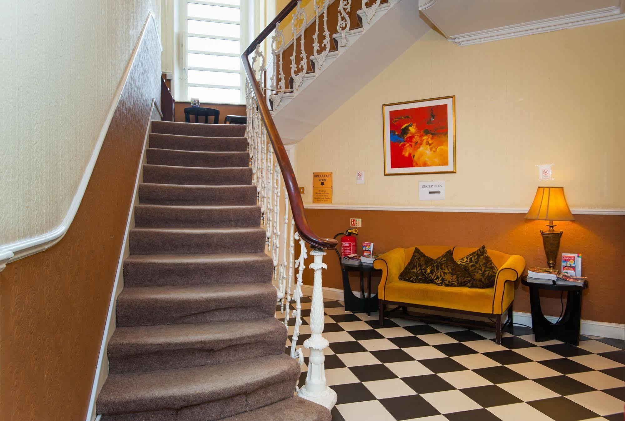 Hotell The Crescent Hyde Park 4*