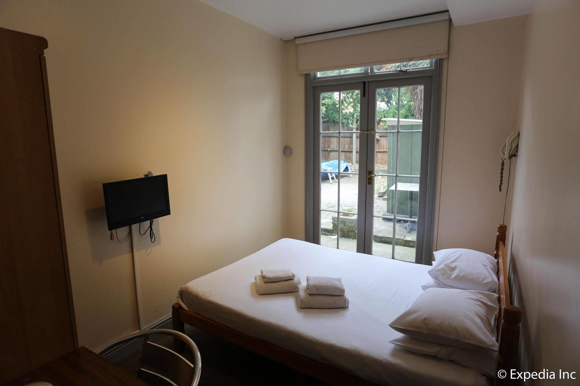 Swinton Hotel 2*
