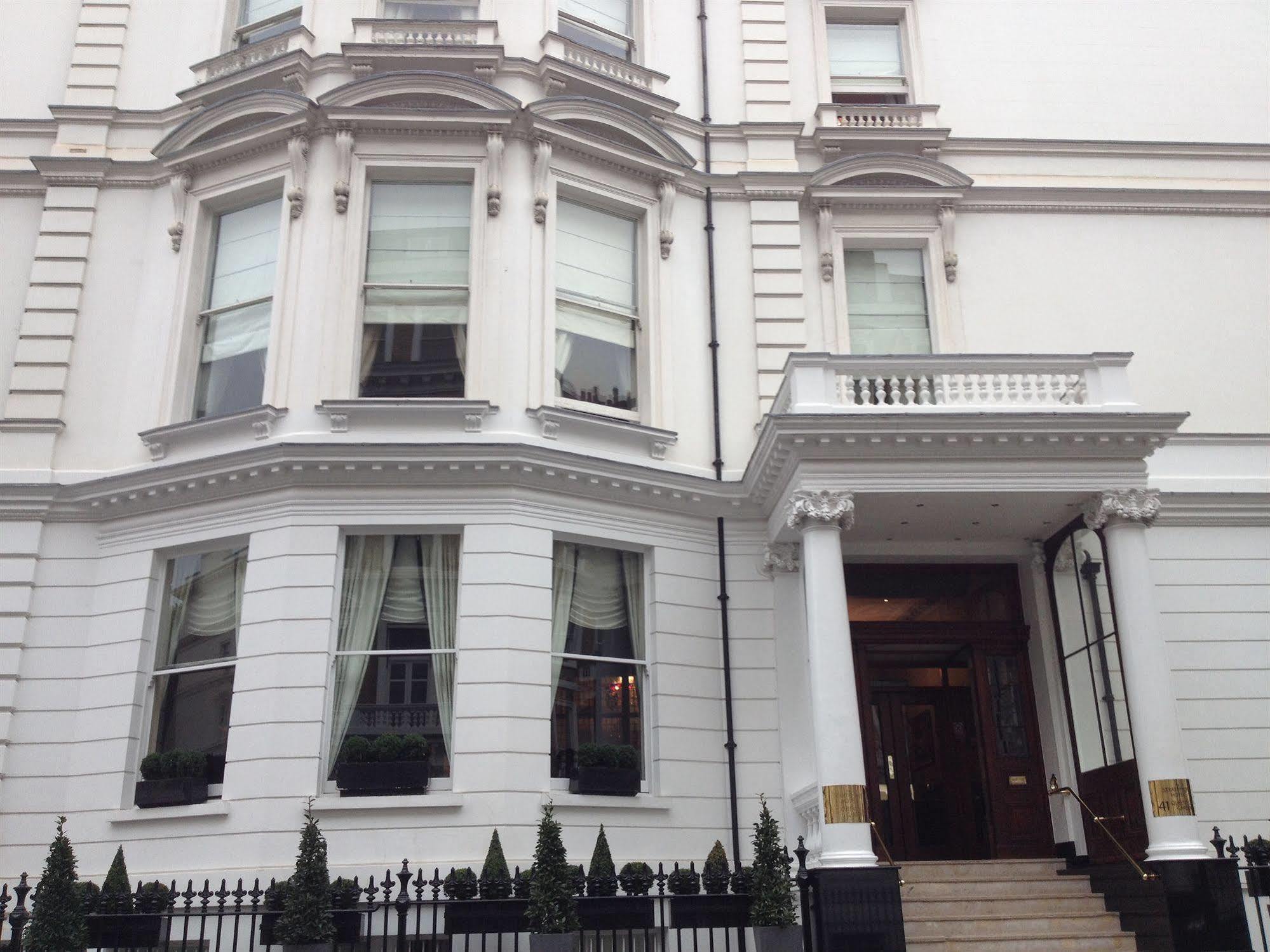 Gem Strathmore Hotel London