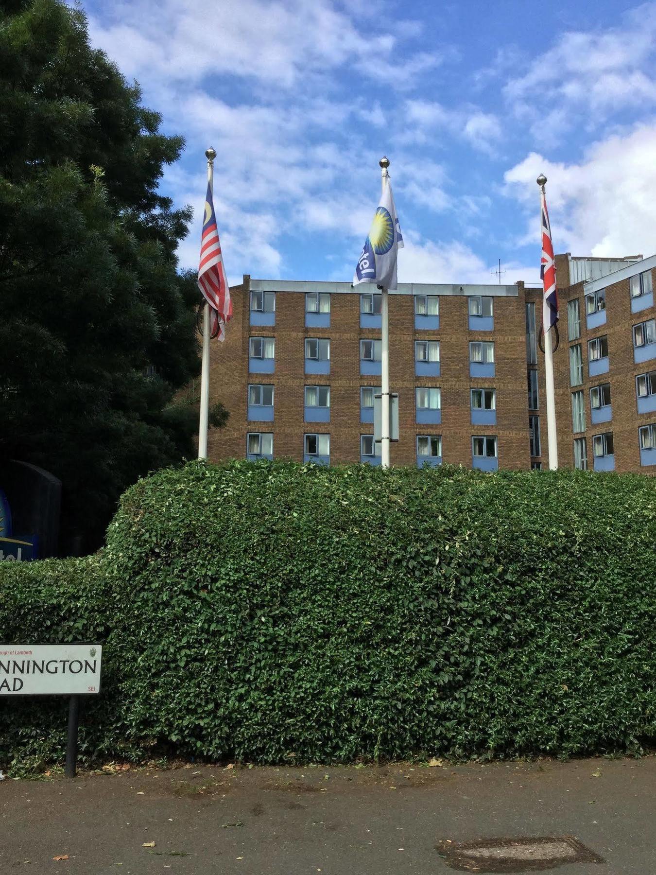 Waterloo Hub And Hotel 3*
