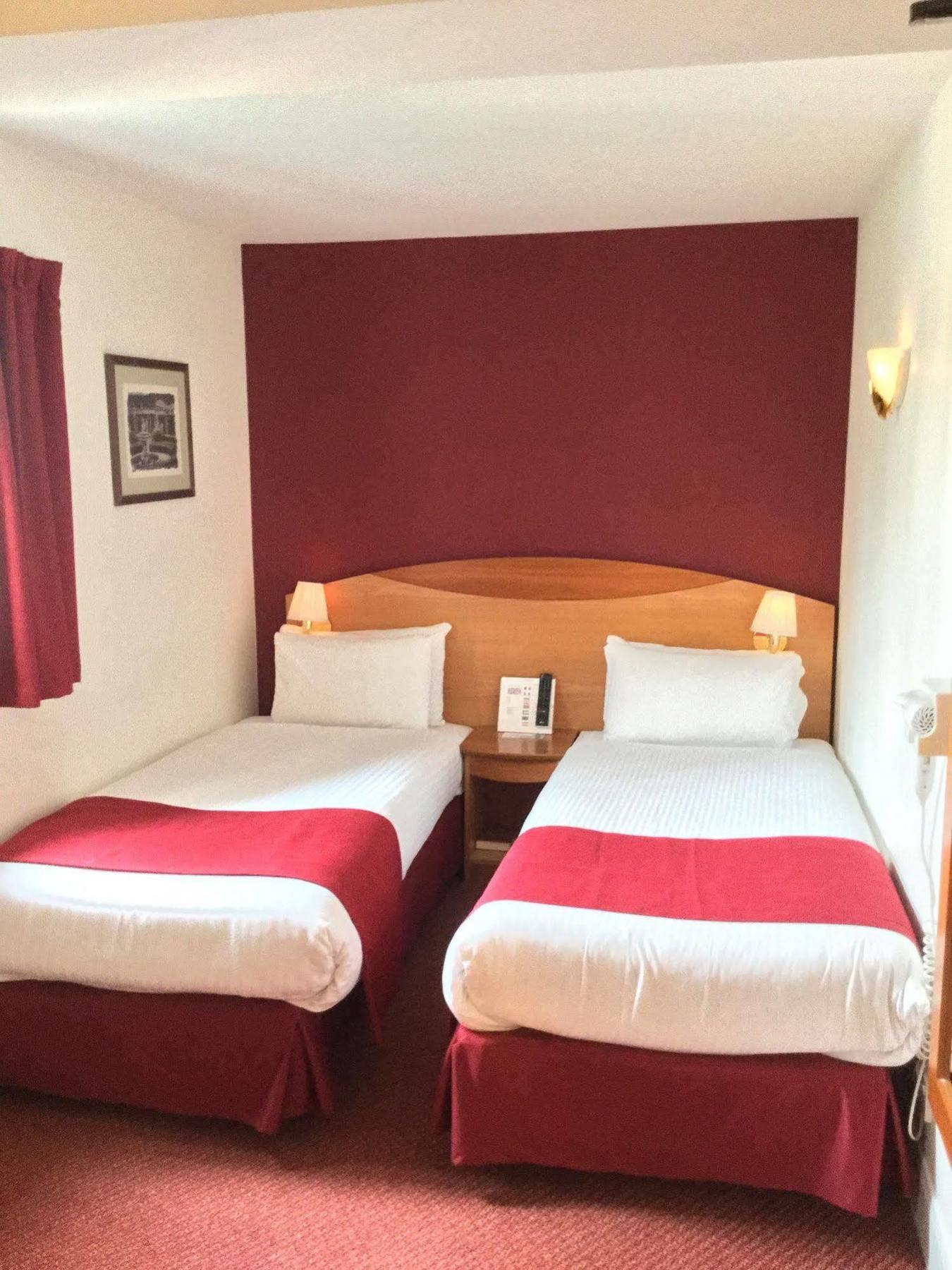 Waterloo Hub And Hotel 3*