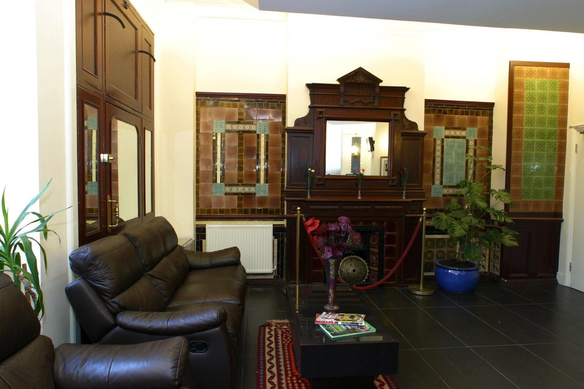 Hotel City London Hotel 3*