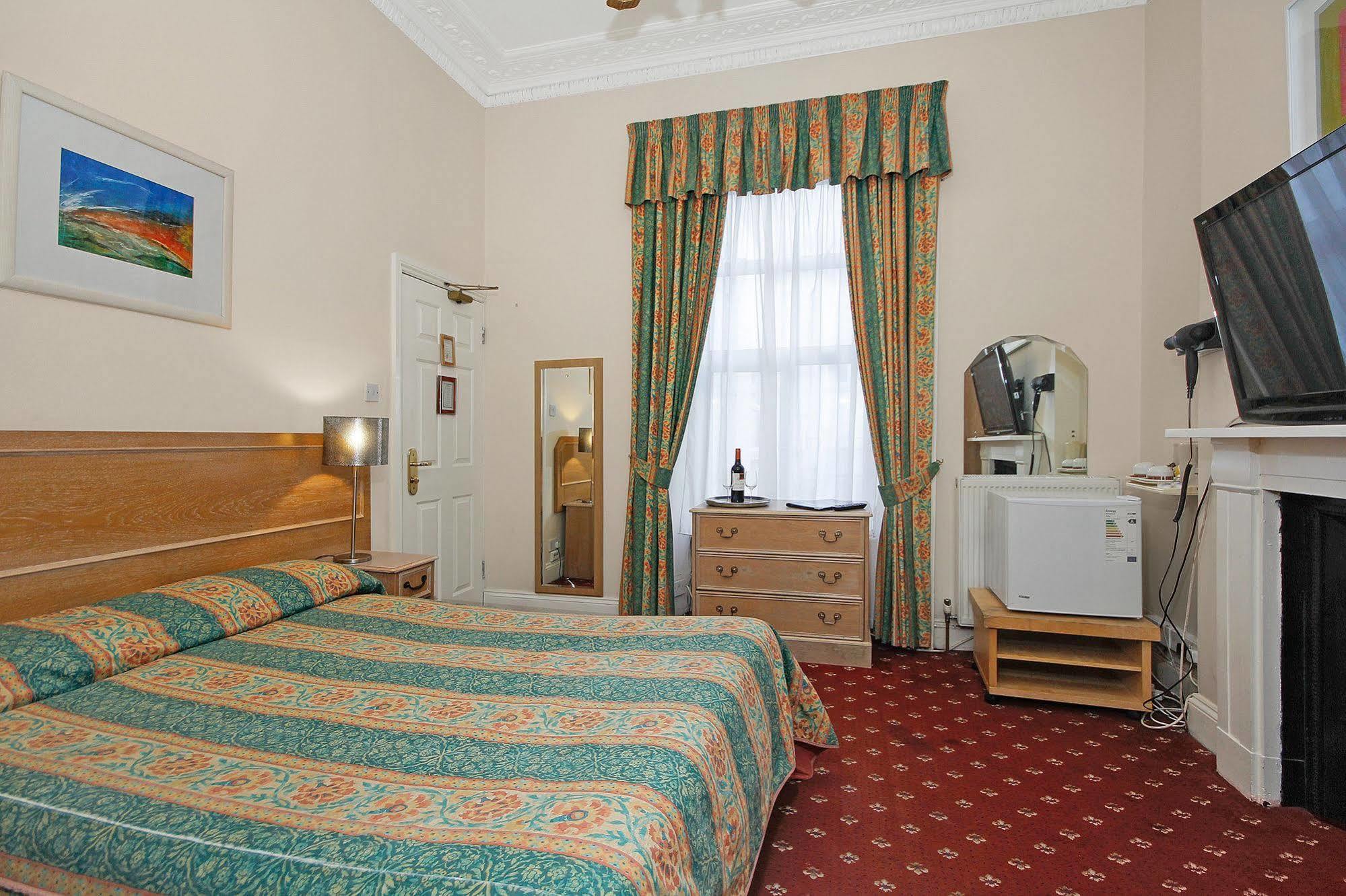 Admiral At Park Avenue London