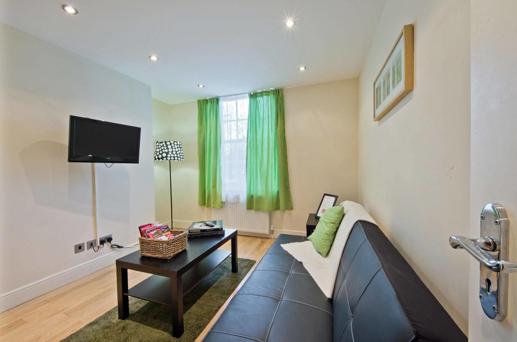 Short Lets In - Angel Apartment