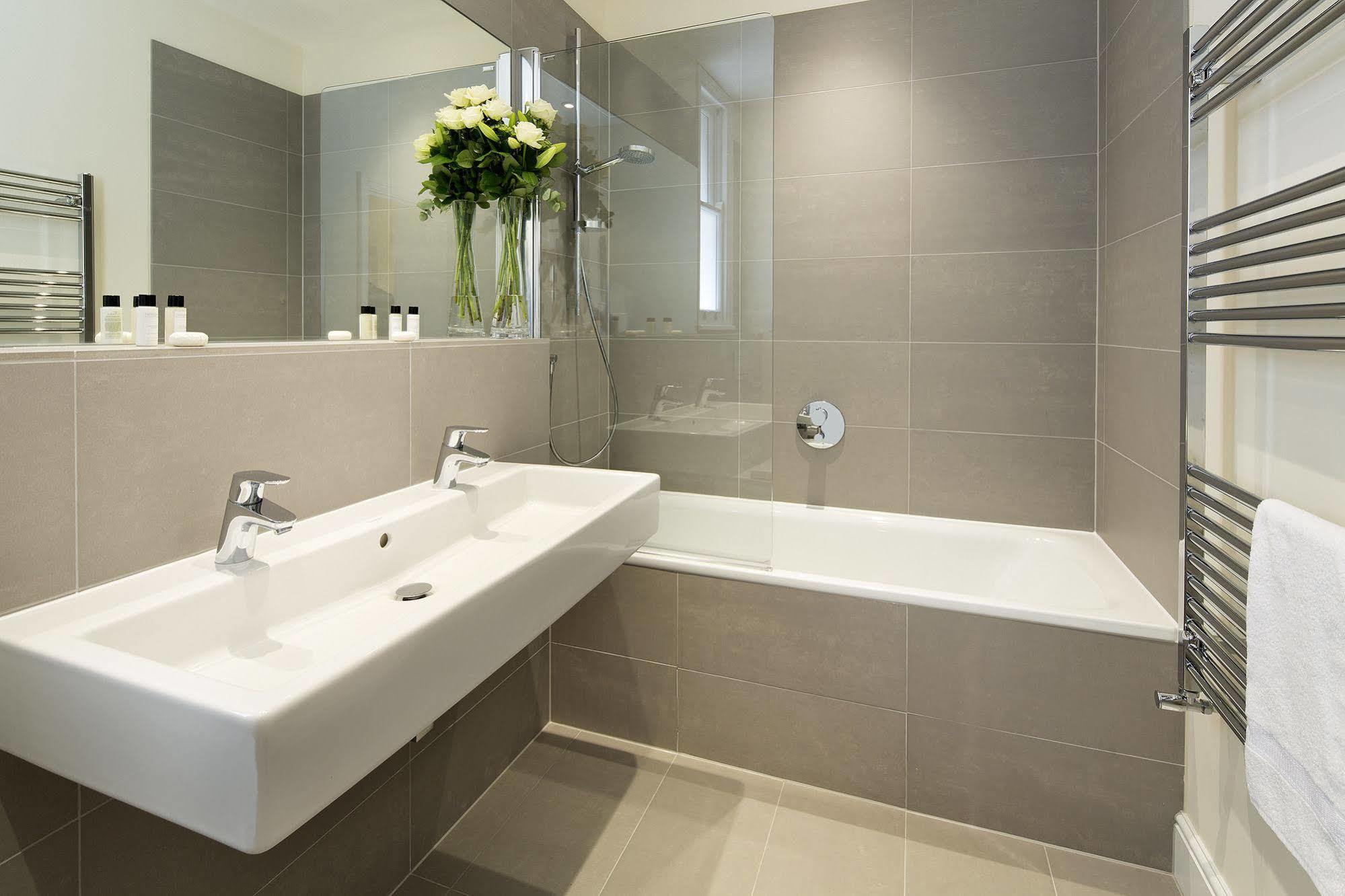 Hammersmith One Apartment