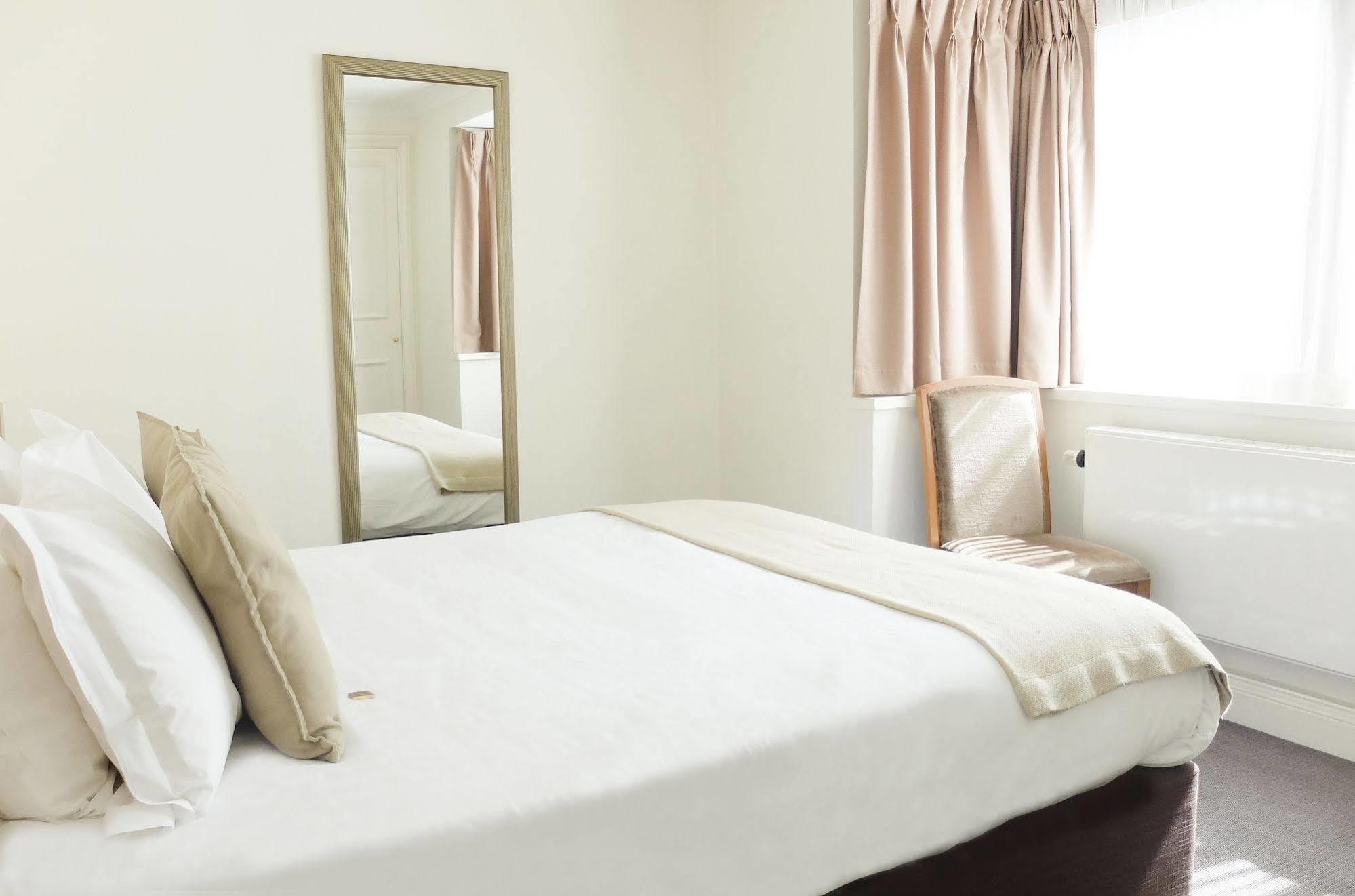 15 Basil Street Knightsbridge, Luxury Serviced 5* London