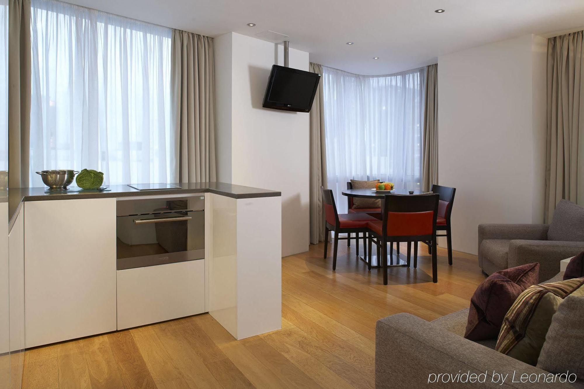 Hotel By Marriott Kensington