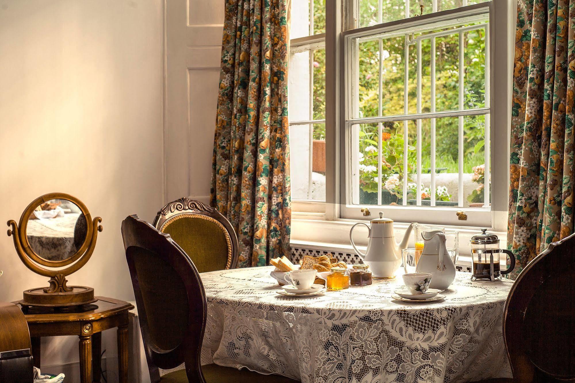 Dawson Place, Juliette's Bed & Breakfast