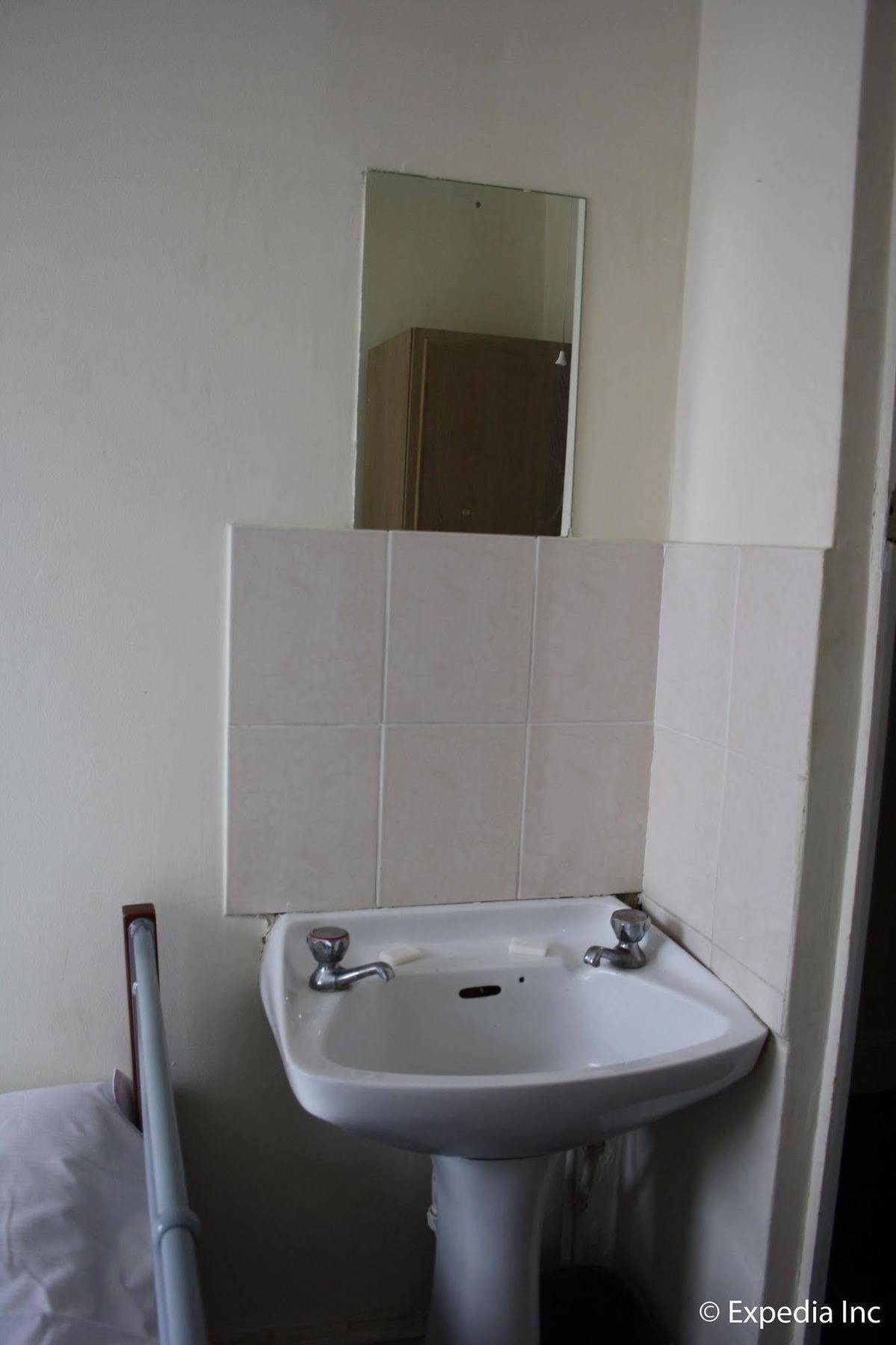 Guest house Daisy London