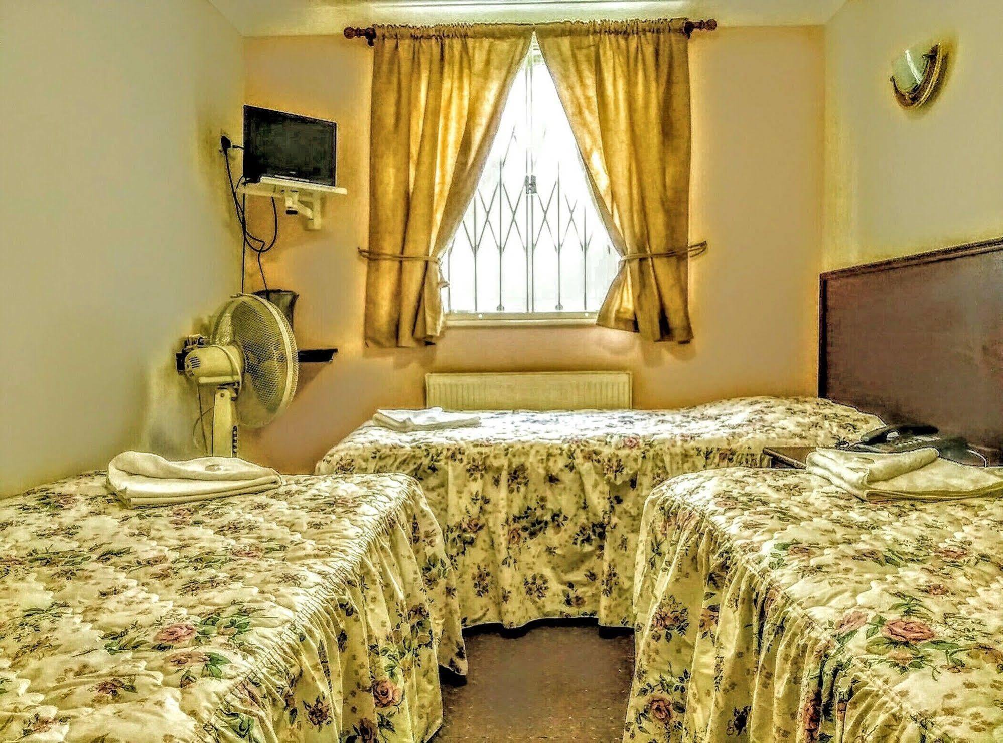 Hotel Mandalay Picton House 2*