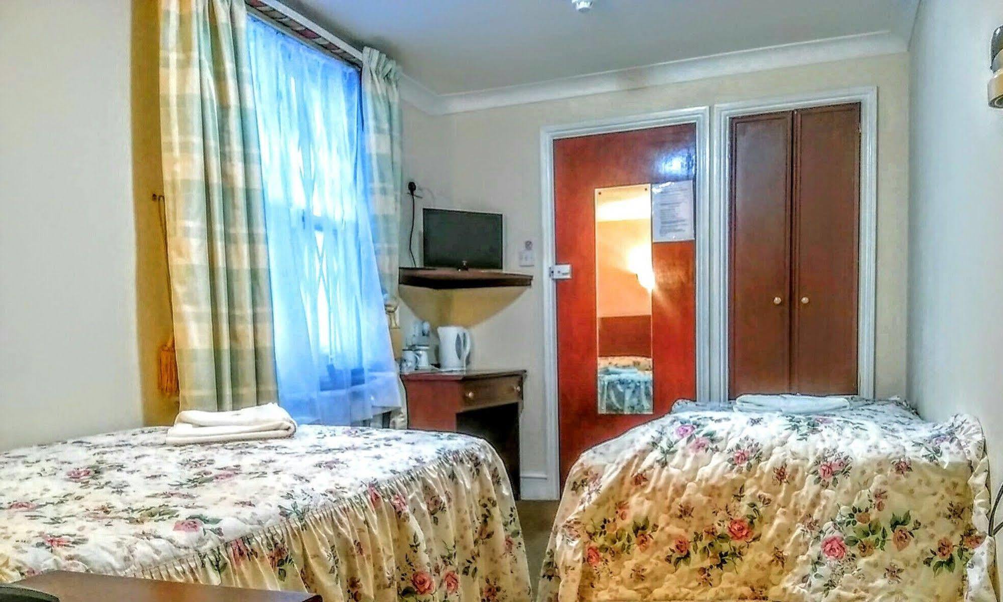 Mandalay Picton House 2*