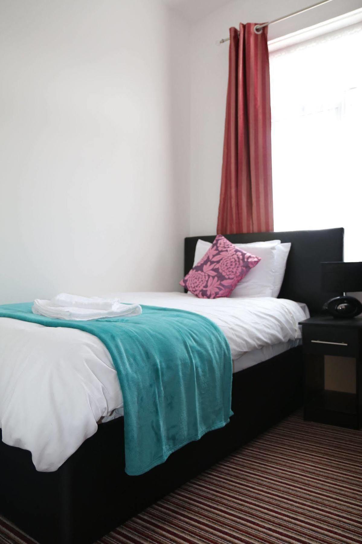 Metro House Star 2* London