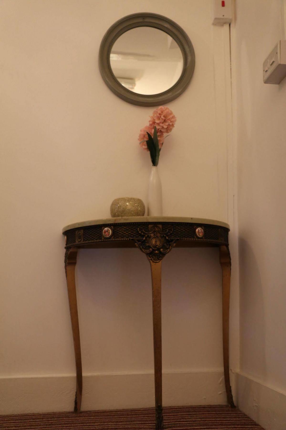 Metro House Star 2* London