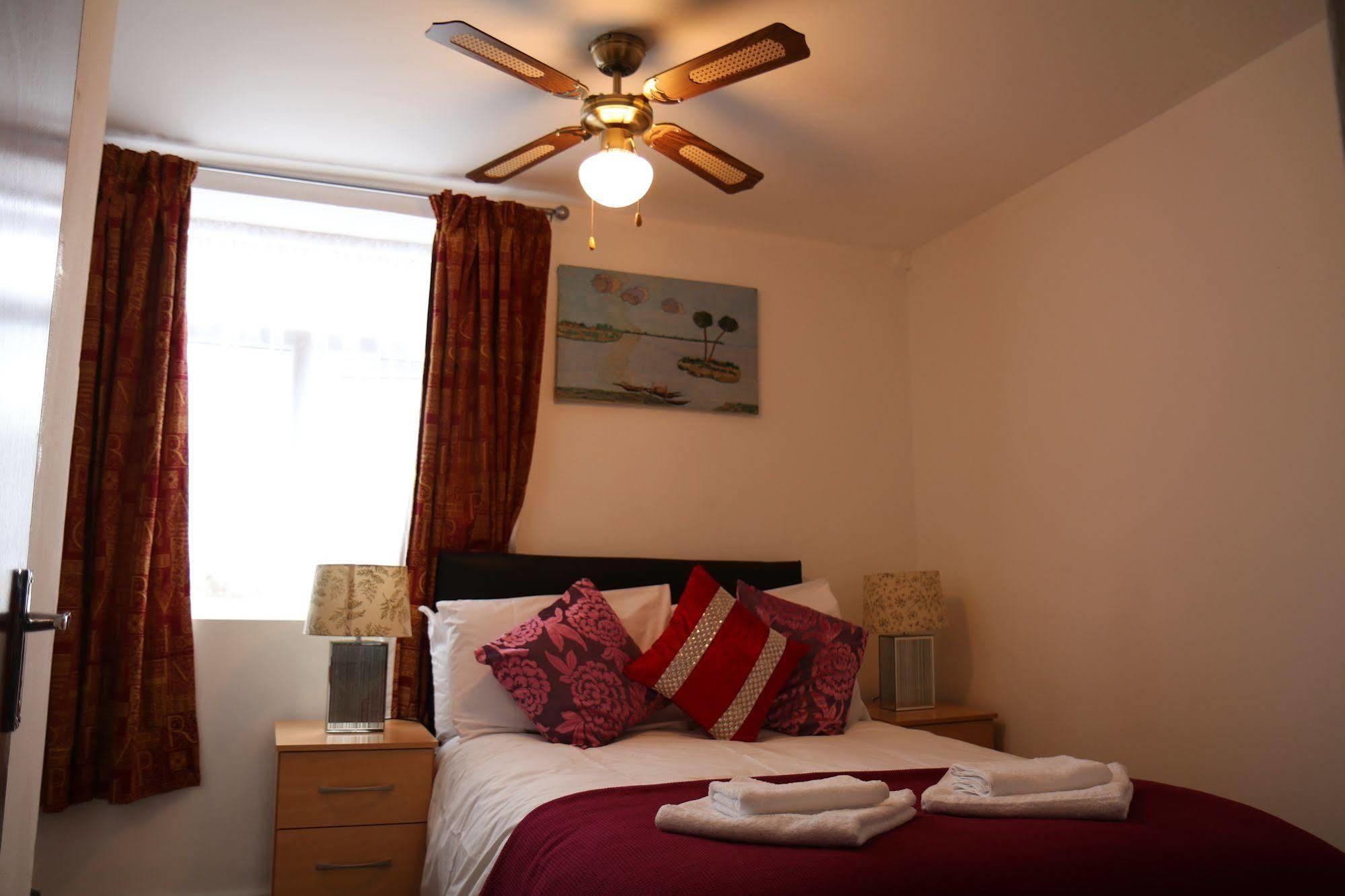 Metro House Star 2*