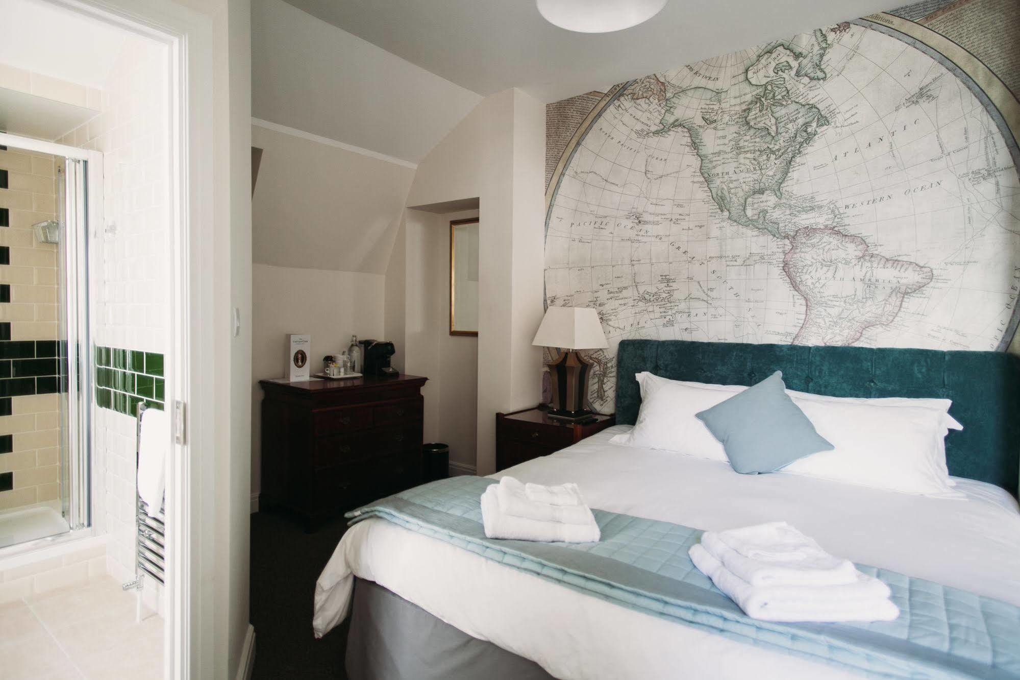 The Captain Cook 3*