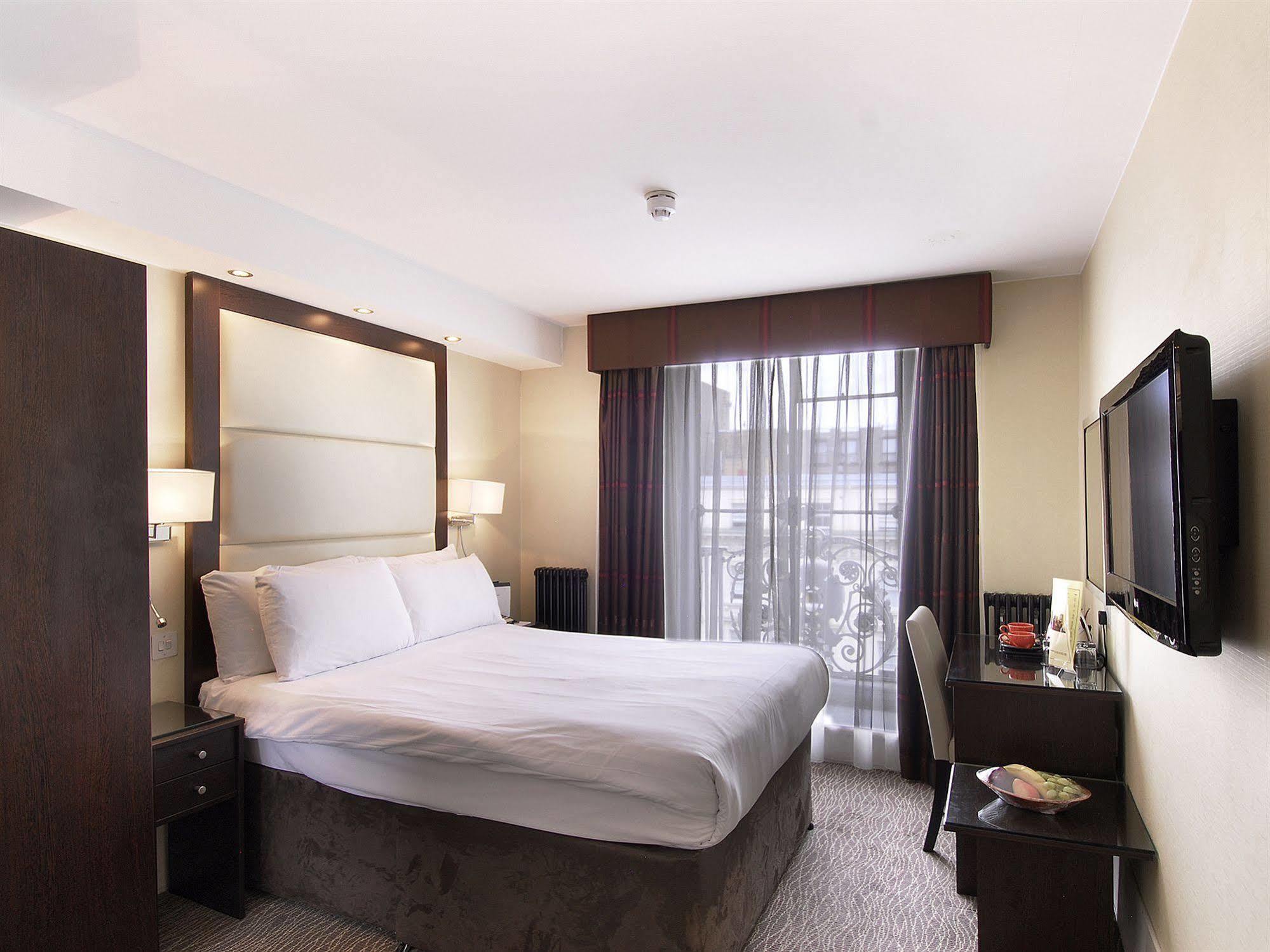 Grand Royale Hyde Park Hotel