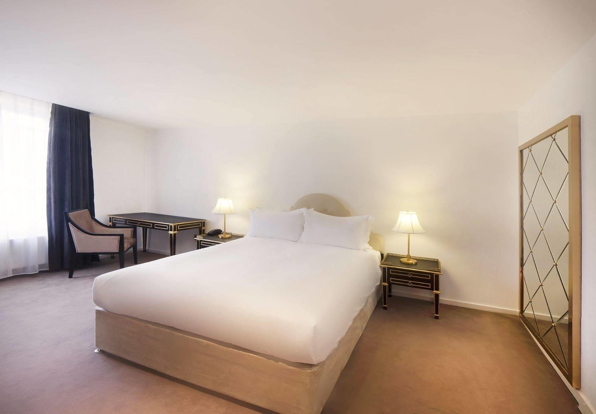 Nottingham Place Hotel