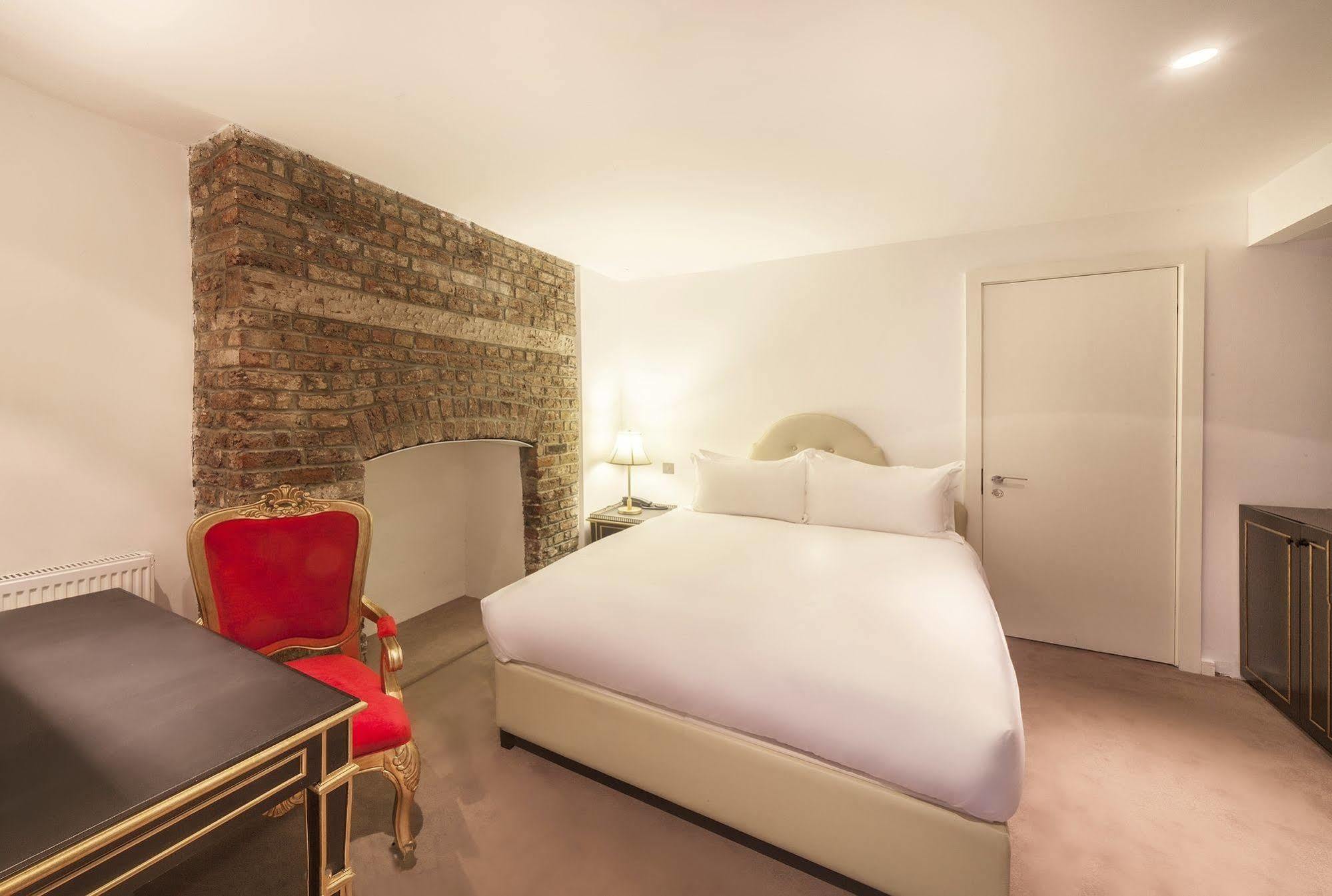 Nottingham Place 4*