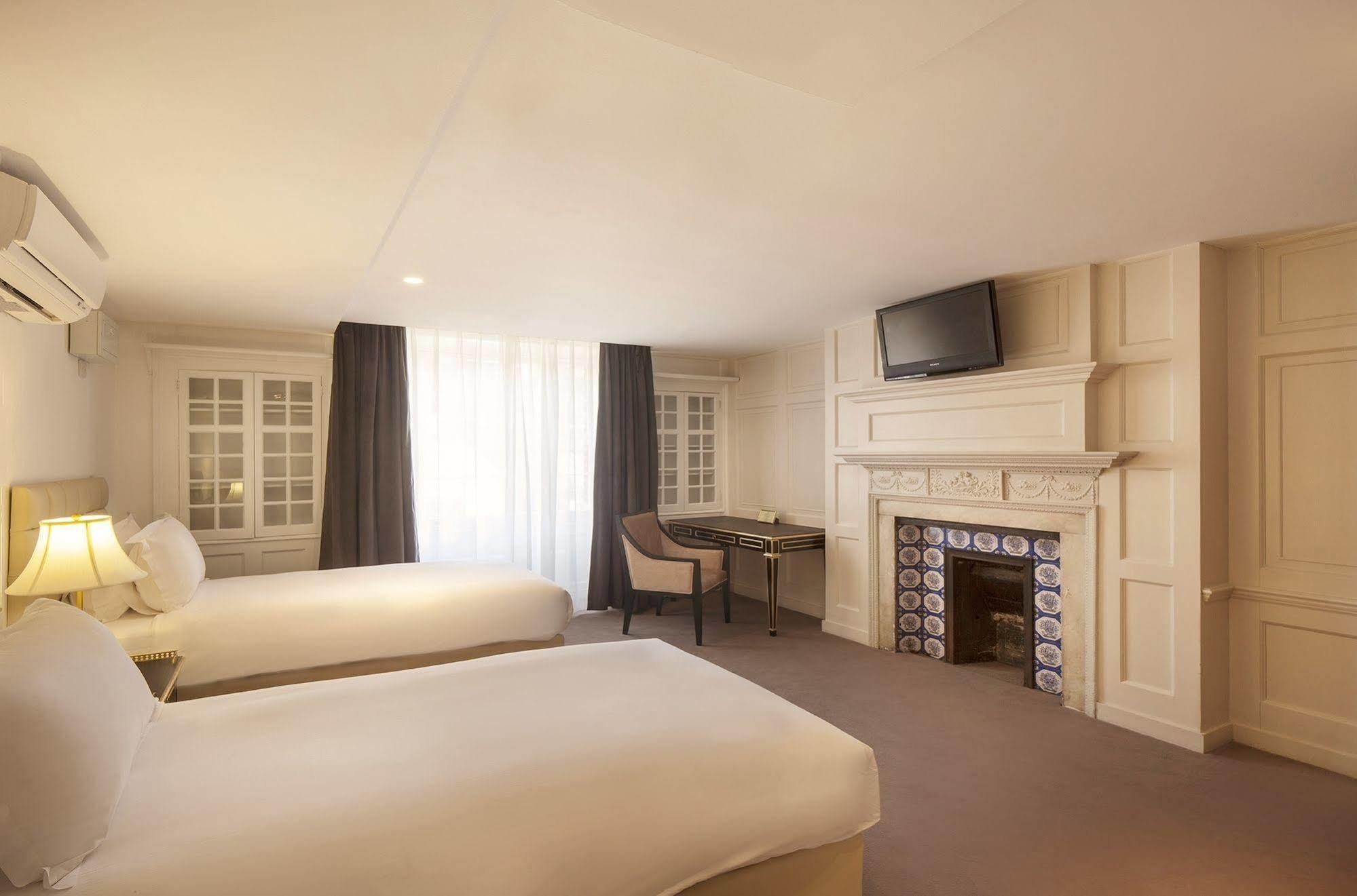 Nottingham Place Hotel 4*