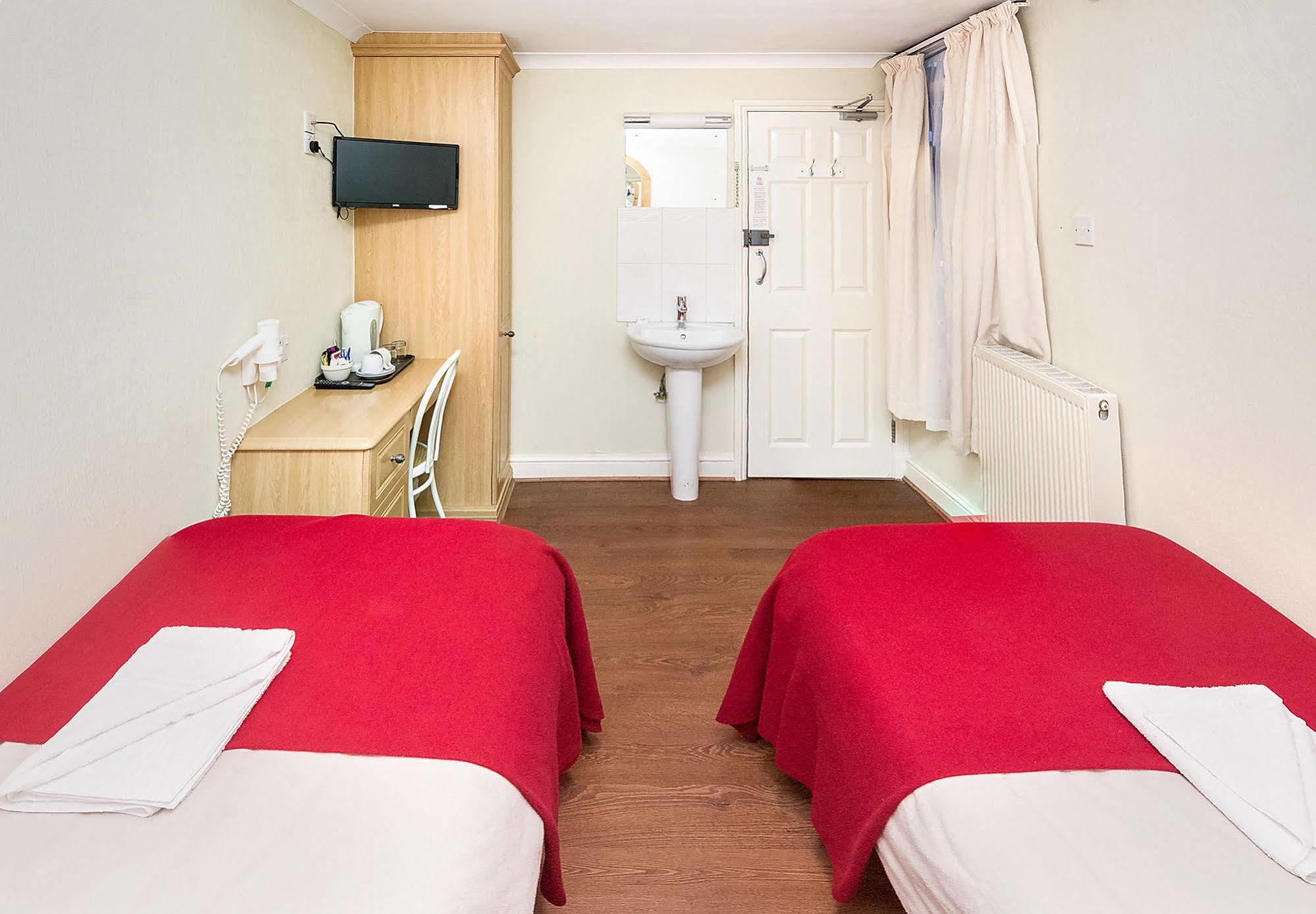 Hotell Fairway 2*