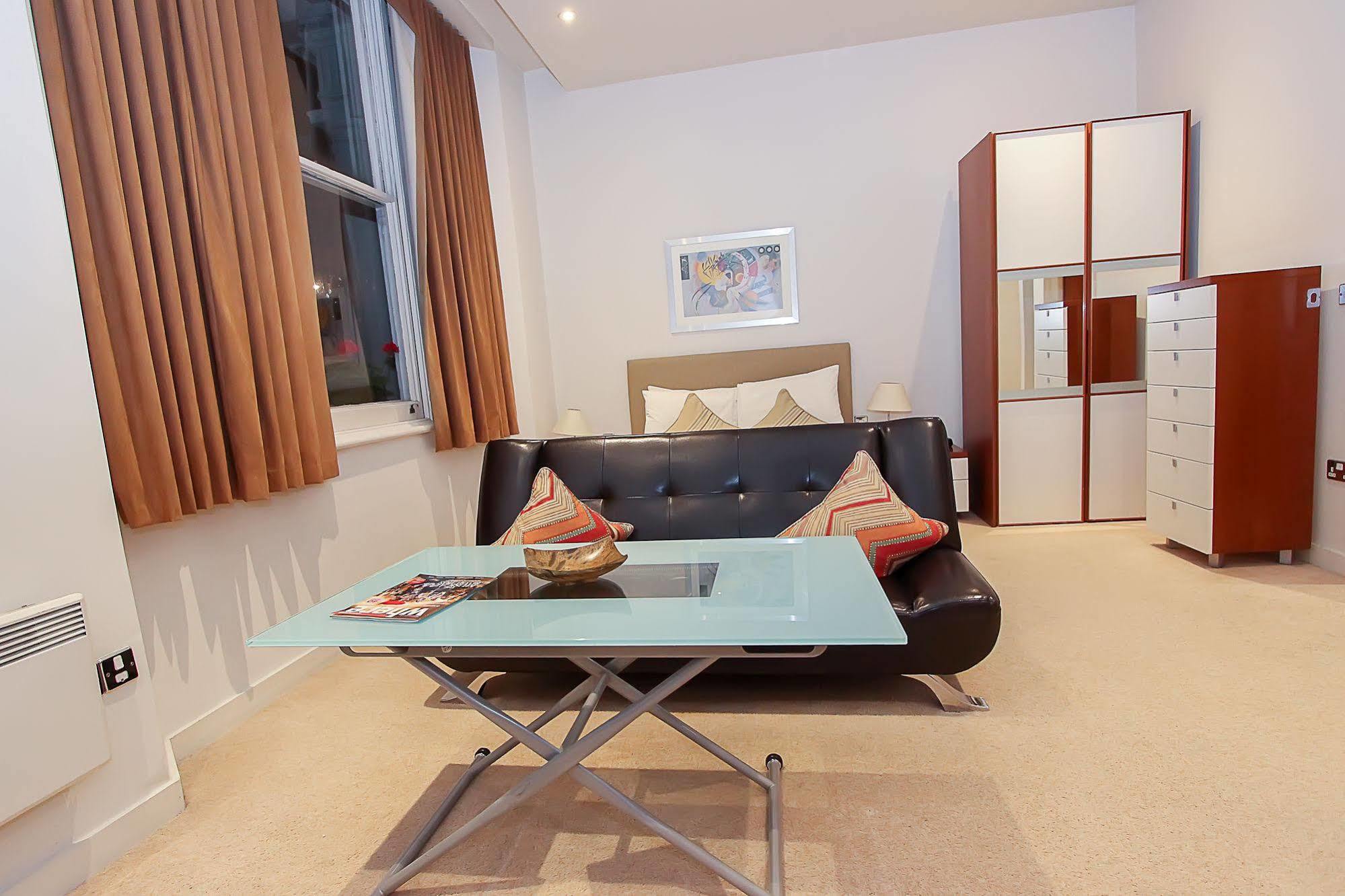 Princes Square Apartment London