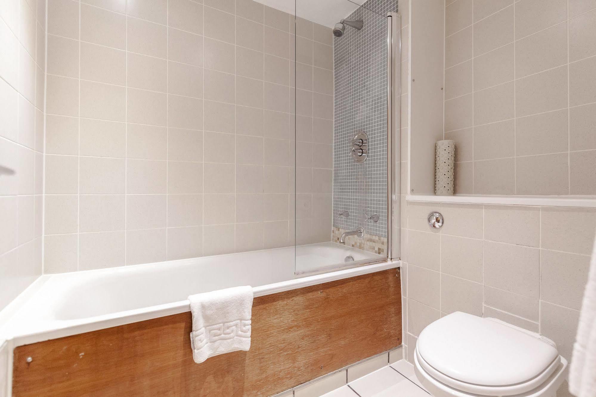 Princes Square Apartment