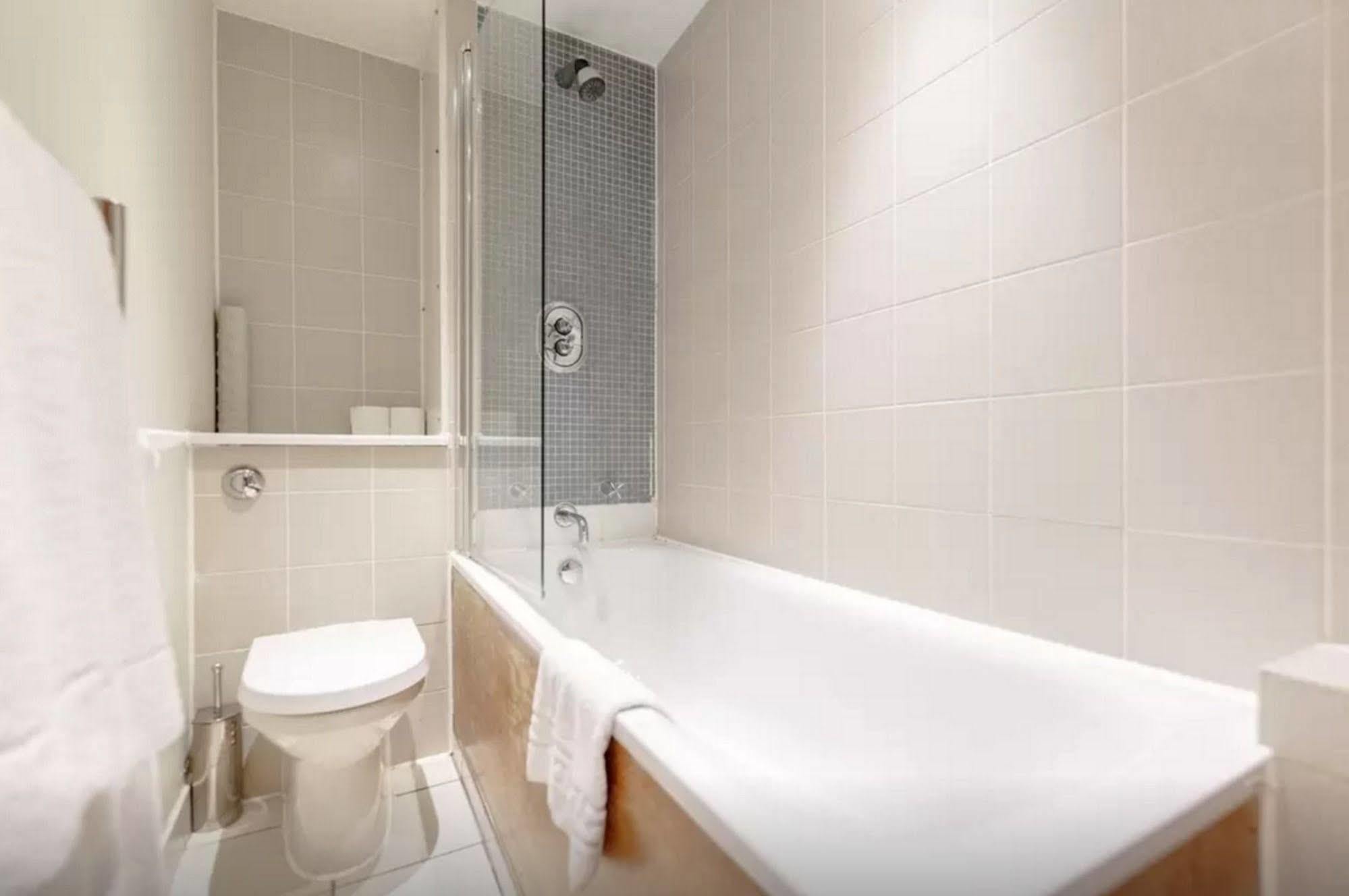 Princes Square Apartment