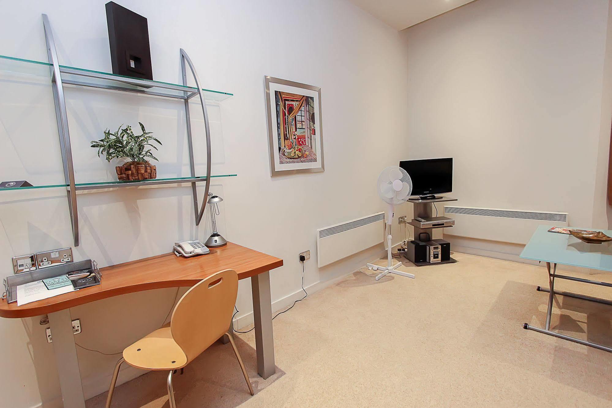 Princes Square Apartment