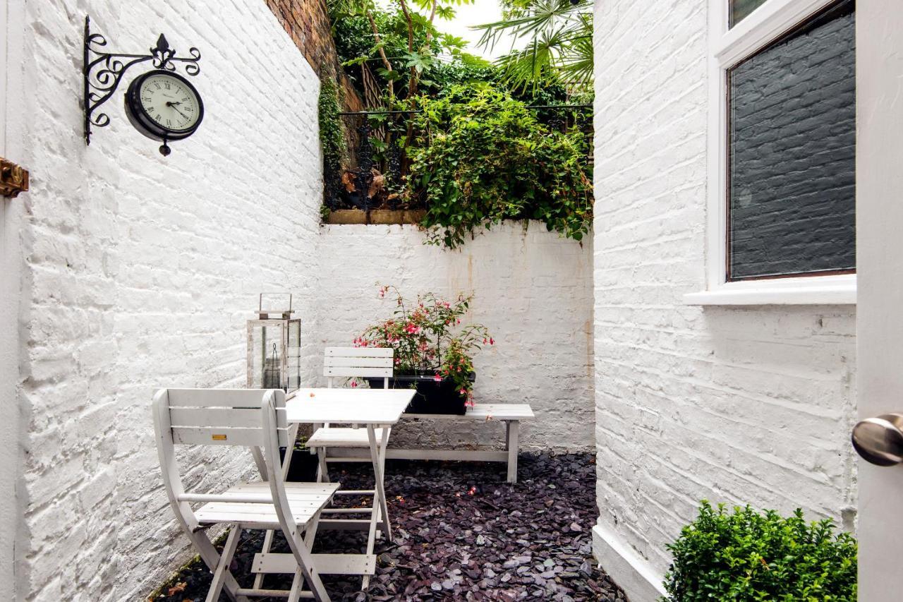 Modern Kensington Near Kensington Palace * Londen