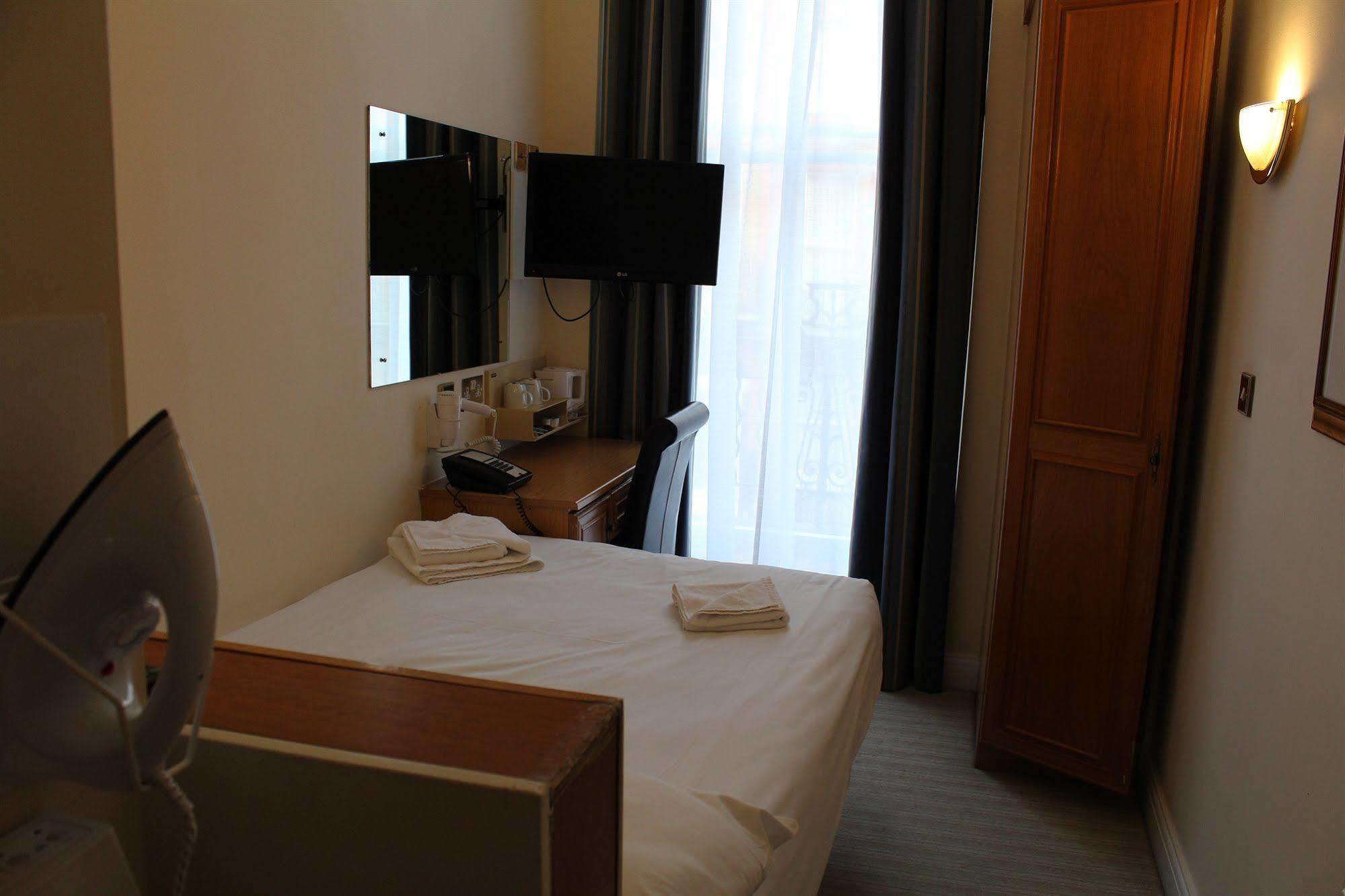 Regency Westend Bed & Breakfast