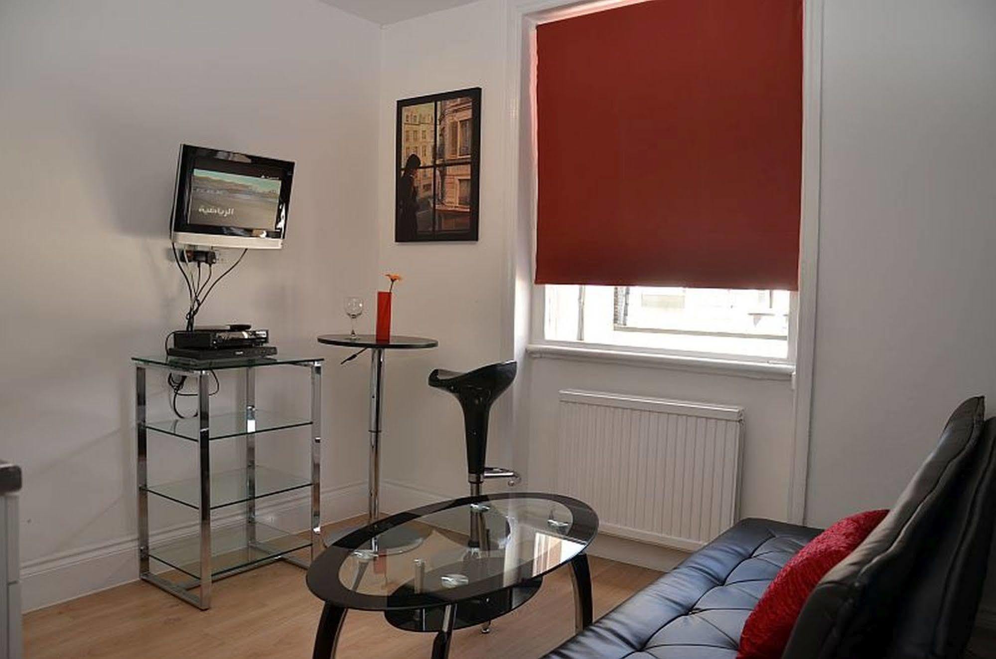 Hyde Park Apartment *