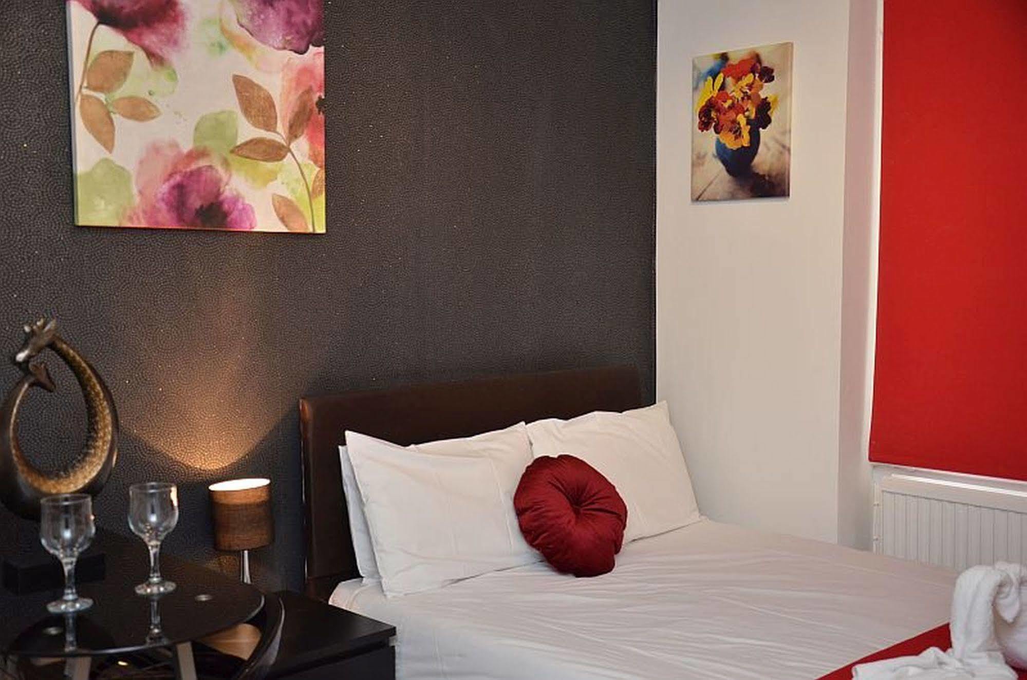 Hyde Park Apartment London