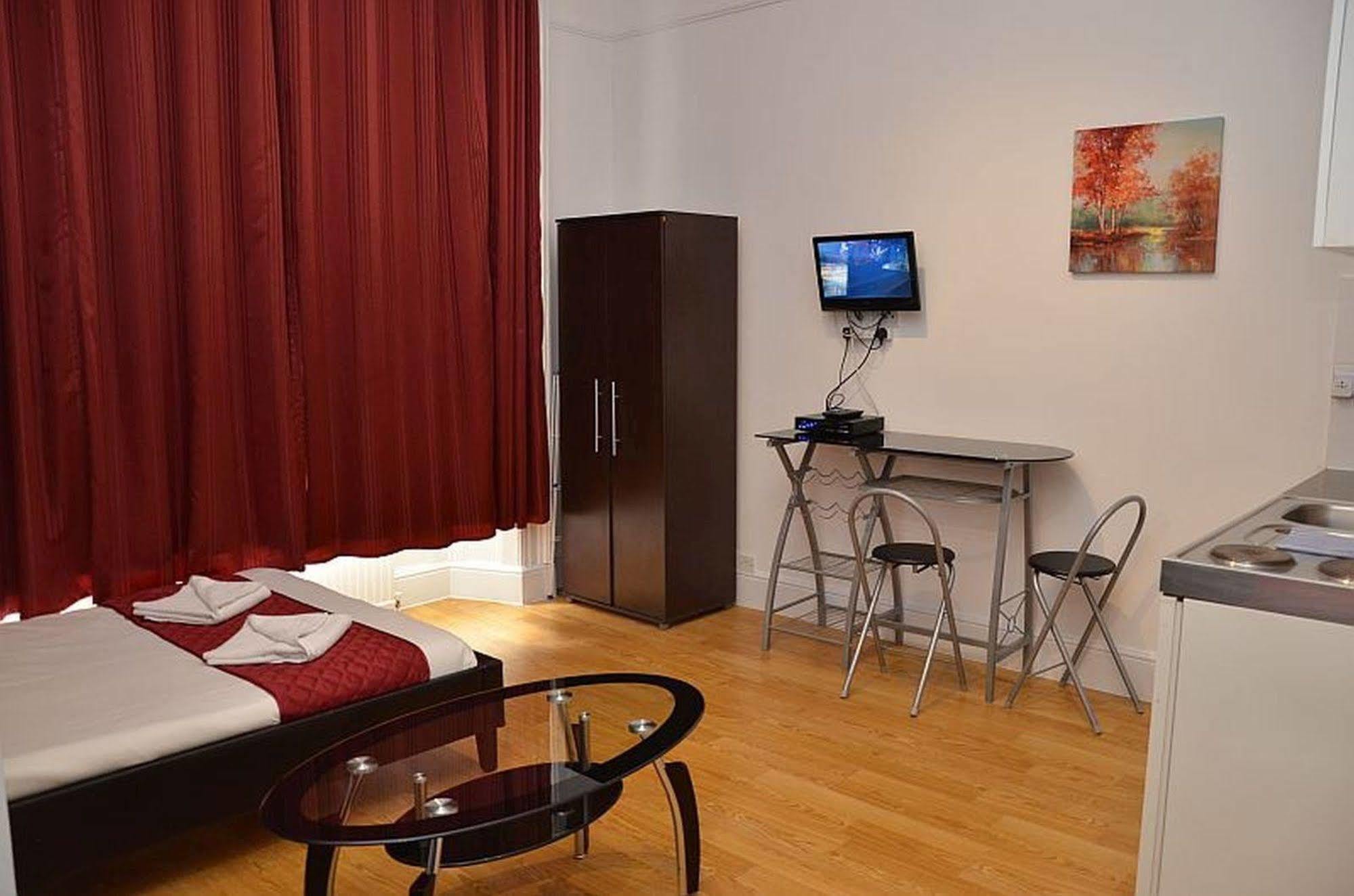 Hyde Park Apartment