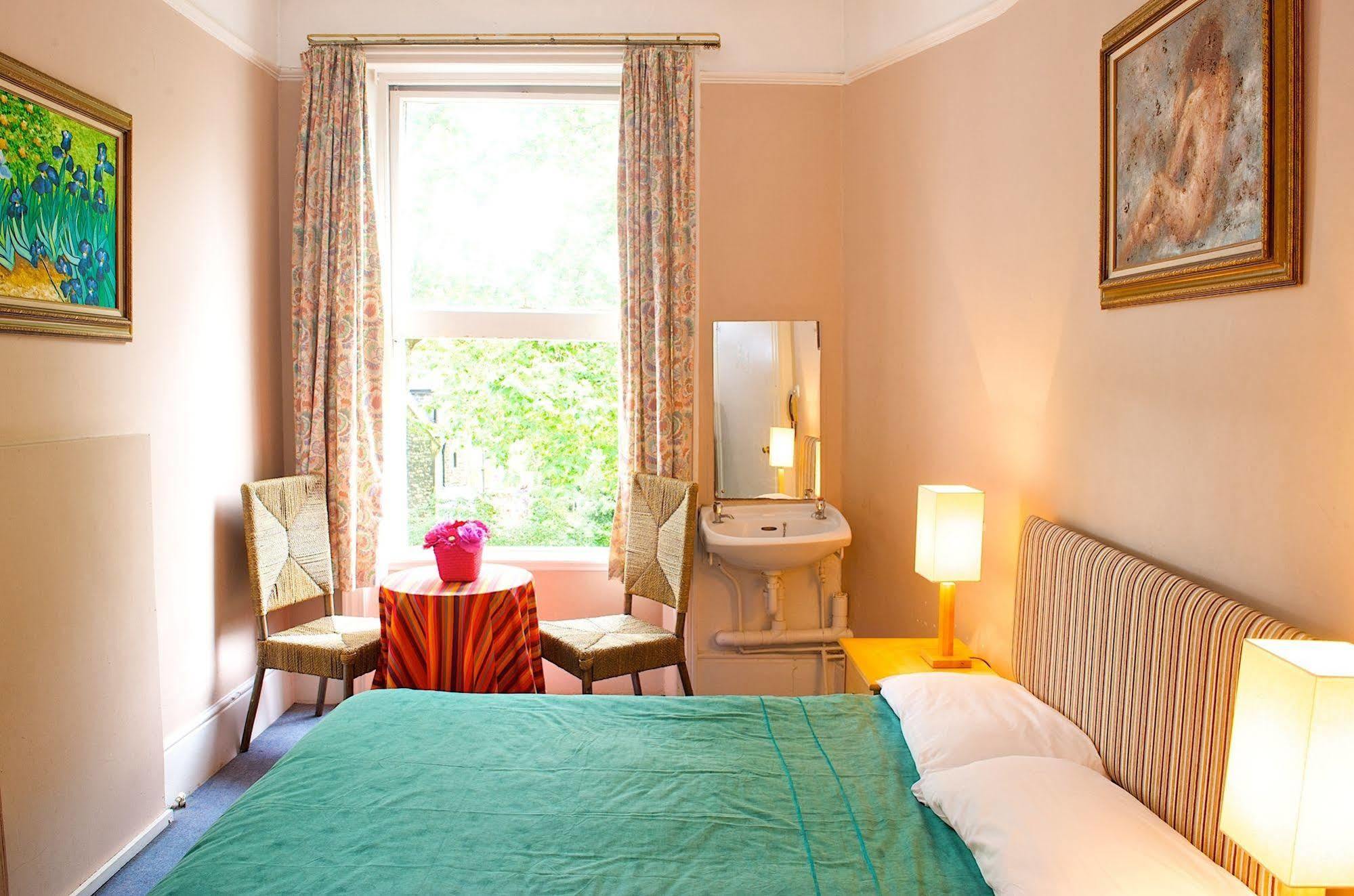 Curzon House 2* London