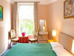 Curzon House Affittacamere 2*