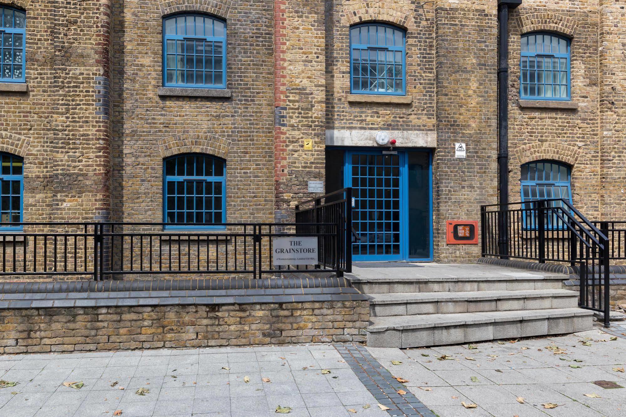 Apartment Seagull Lane Serviced London